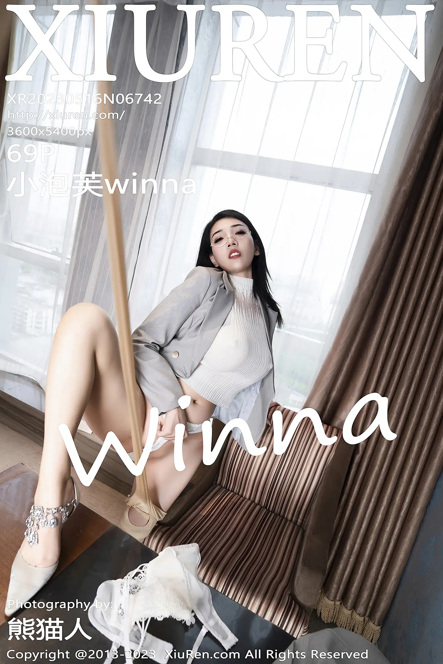 [XiuRen秀人网]No.6742_模特小泡芙winna办公室OL制服露闪亮肉丝秀丰乳肥臀诱惑写真69P-秀人网 - XiuRen.Space